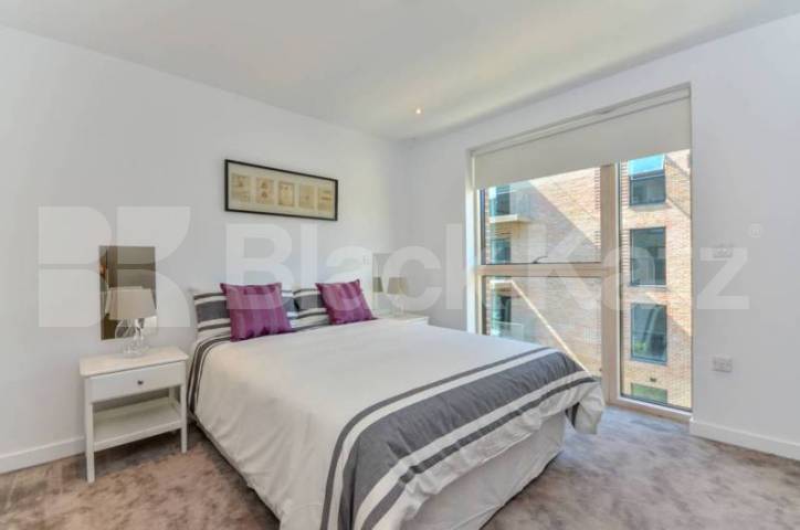 			NEW INSTRUCTION, 2 Bedroom, 1 bath, 1 reception Apartment			 Tyler Court. New Paragon Walk, Elephant and Castle